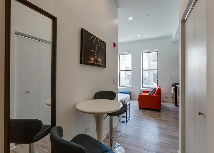 Hotel Ground Floor In By 747 Lofts *