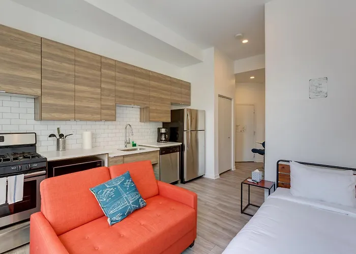Hotel Ground Floor In By 747 Lofts *