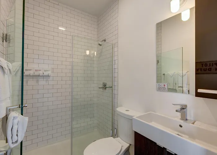Hotel Ground Floor In By 747 Lofts Chicago
