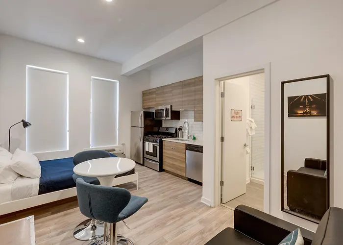 Ground Floor In By 747 Lofts *