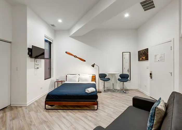 Ground Floor In By 747 Lofts