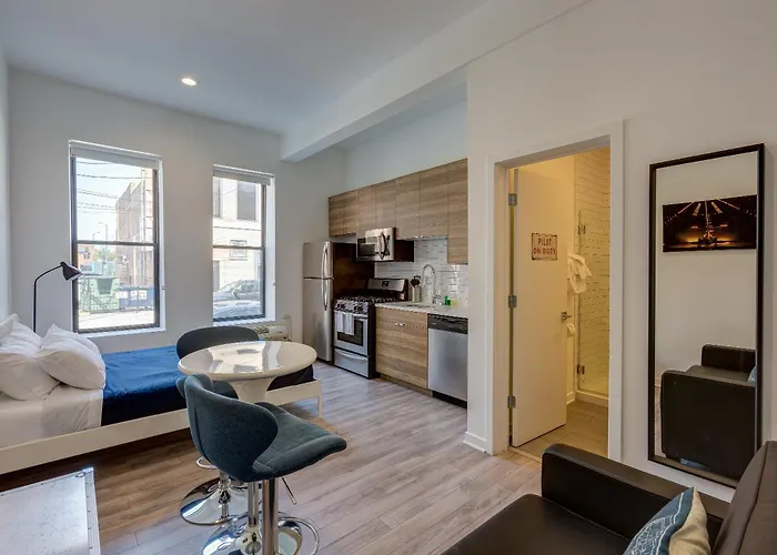 Ground Floor In By 747 Lofts *