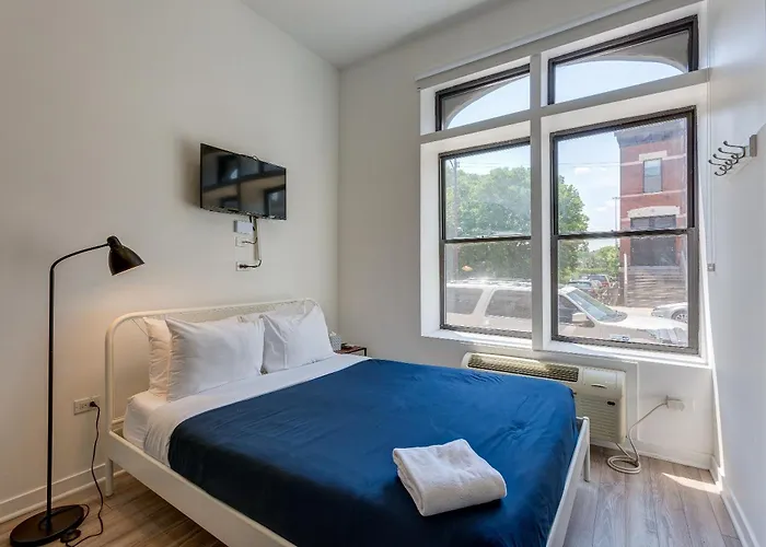 Ground Floor In By 747 Lofts